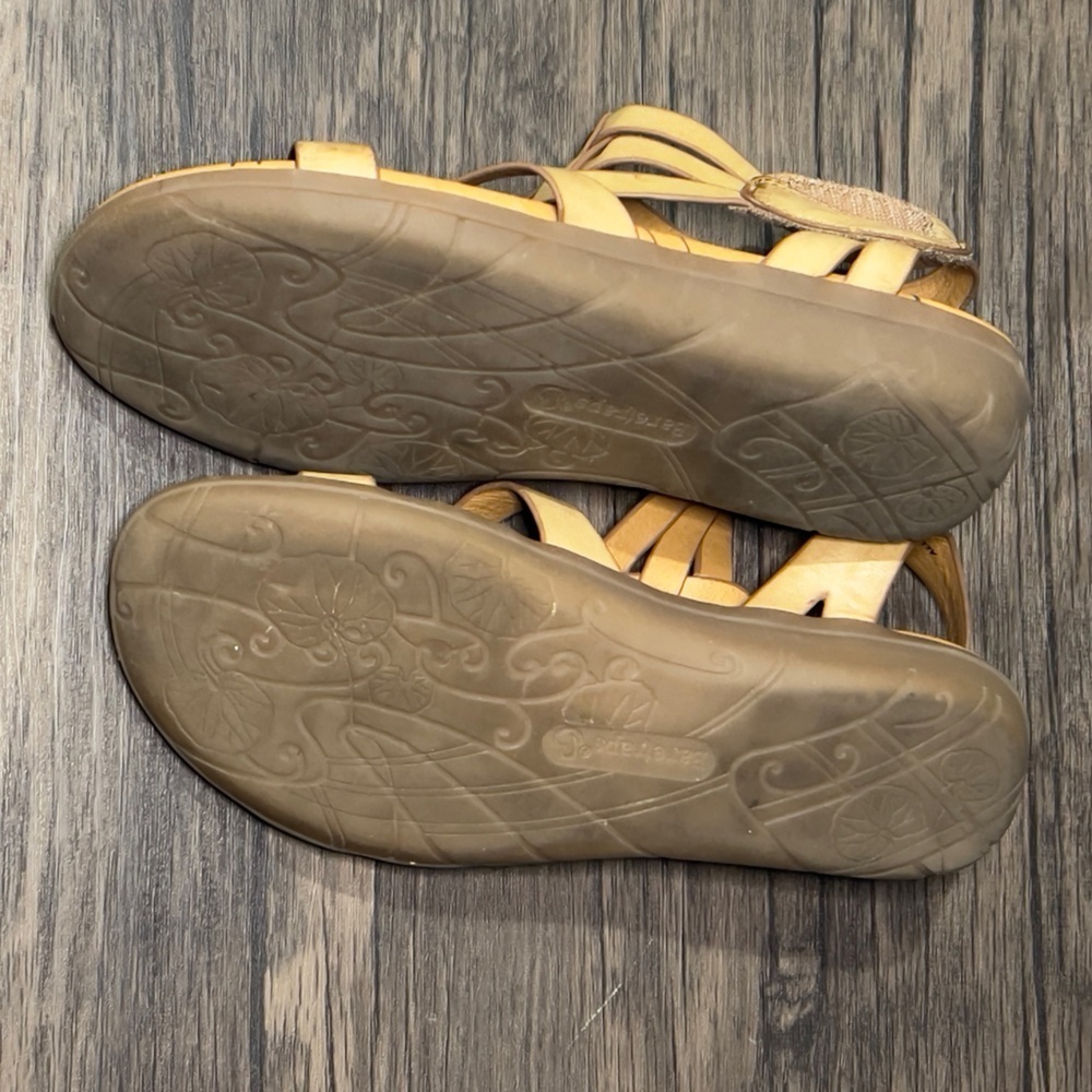 BARETRAPS Open Toed Sandals - Picture 7 of 8